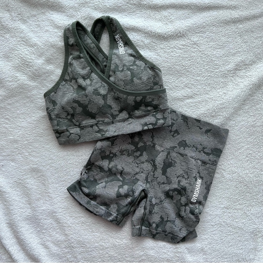 GYMSHARK Adapt Camo Seamless Sports Bra and Shorts – Green